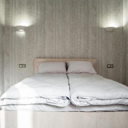 Bonvenon Capsule Hostel Jerevan Exteriör bild
