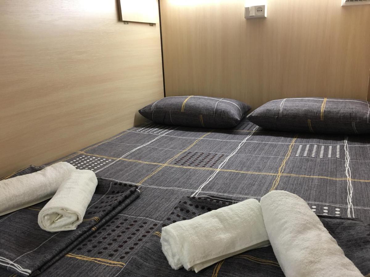 Bonvenon Capsule Hostel Jerevan Exteriör bild
