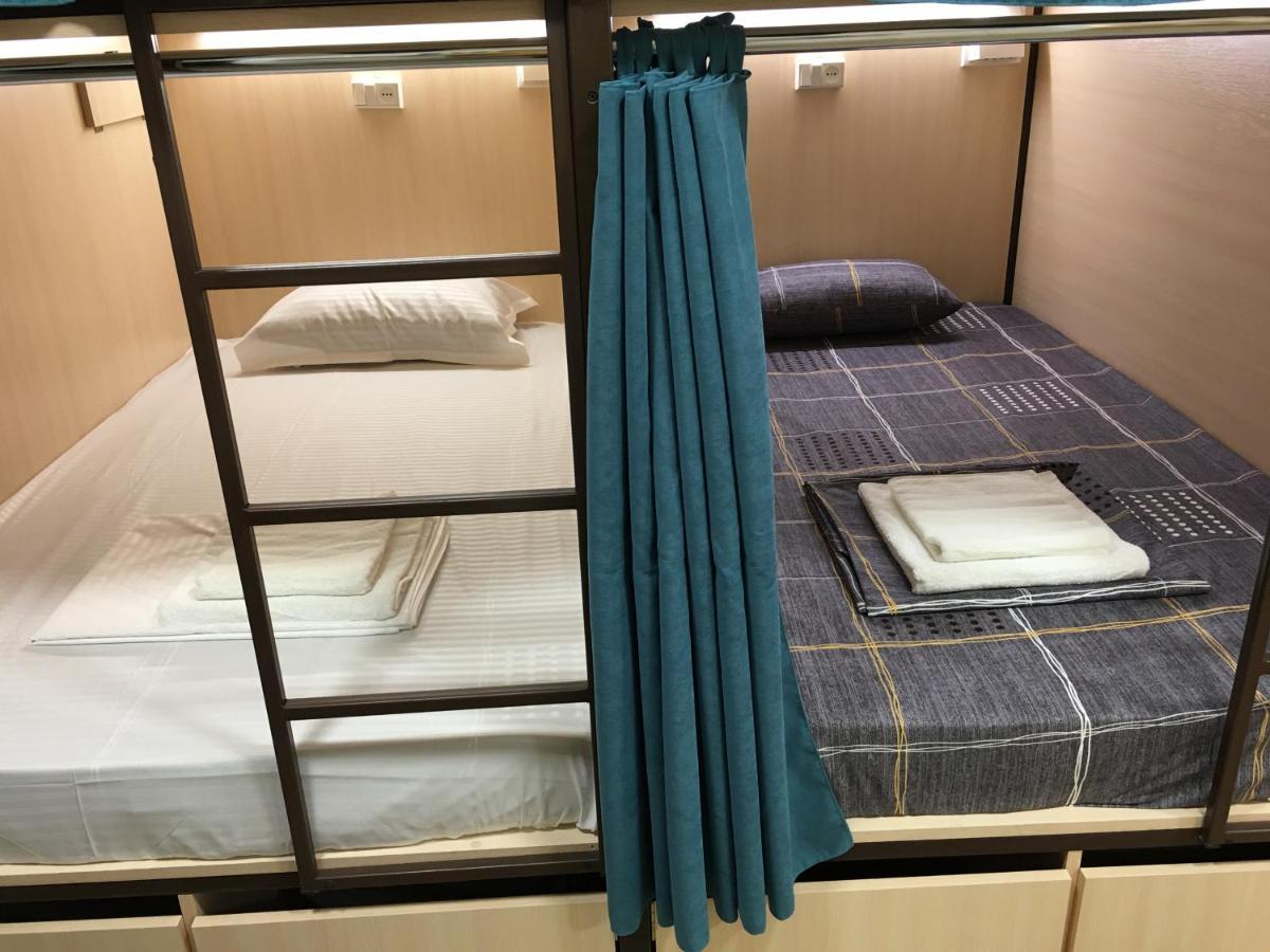Bonvenon Capsule Hostel Jerevan Exteriör bild