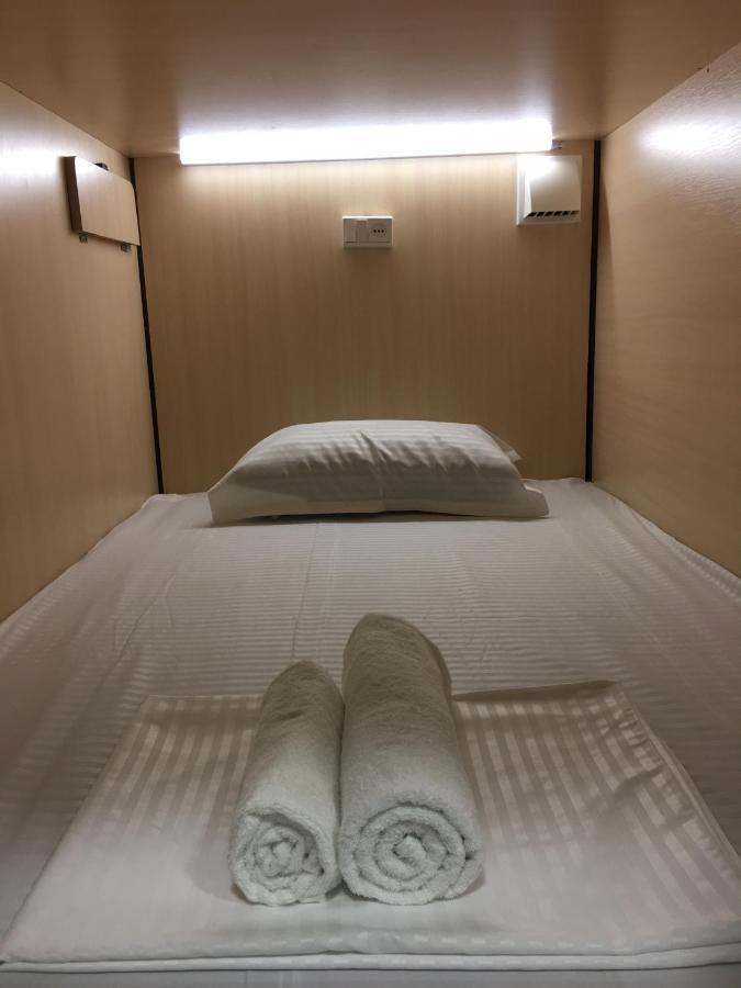Bonvenon Capsule Hostel Jerevan Exteriör bild