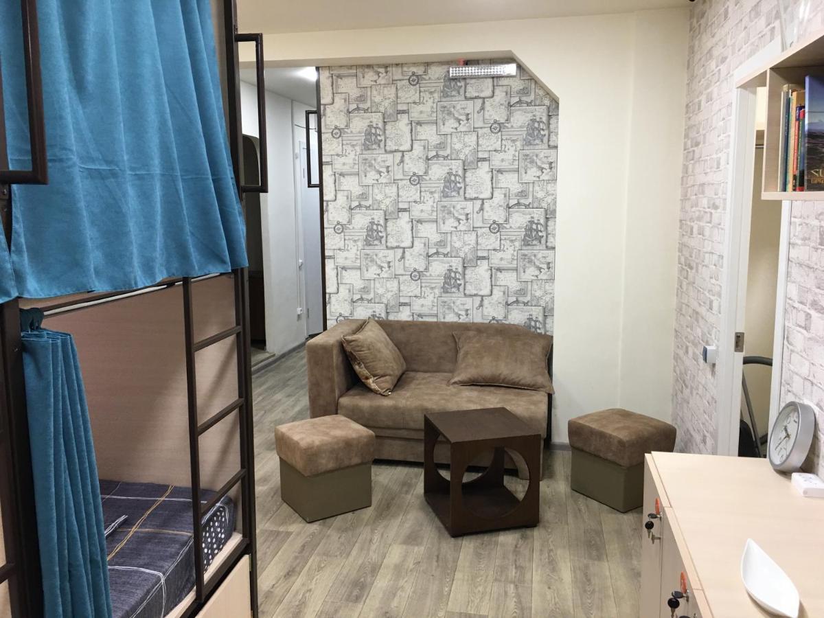 Bonvenon Capsule Hostel Jerevan Exteriör bild