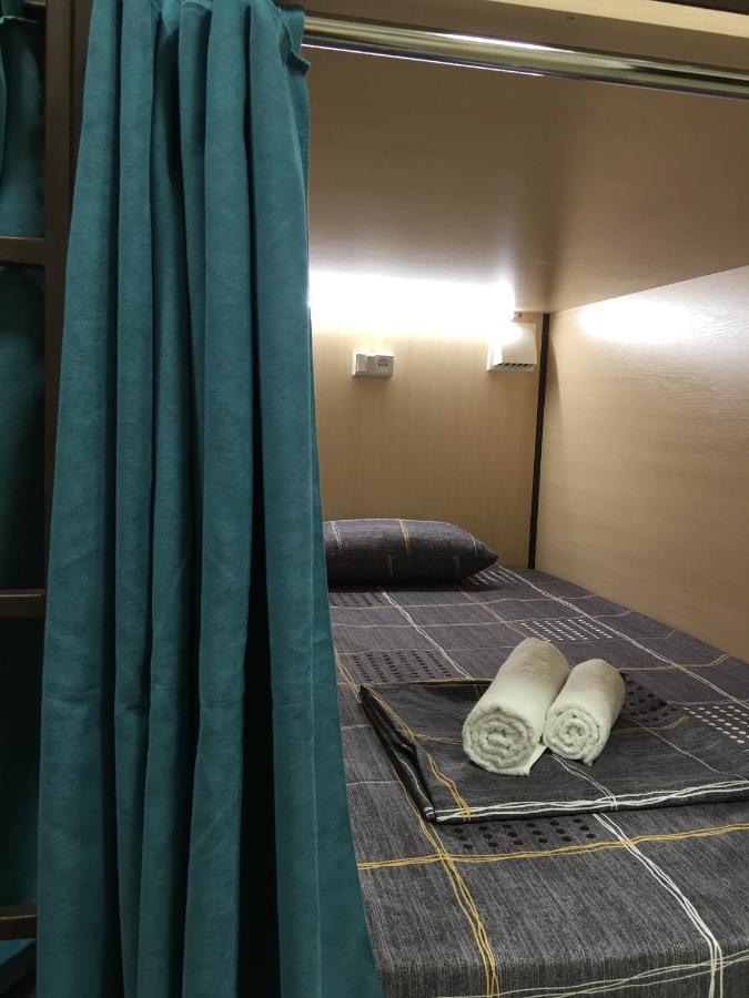 Bonvenon Capsule Hostel Jerevan Exteriör bild