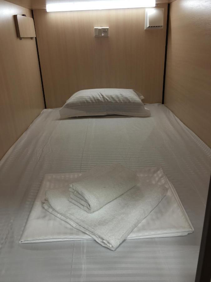 Bonvenon Capsule Hostel Jerevan Exteriör bild