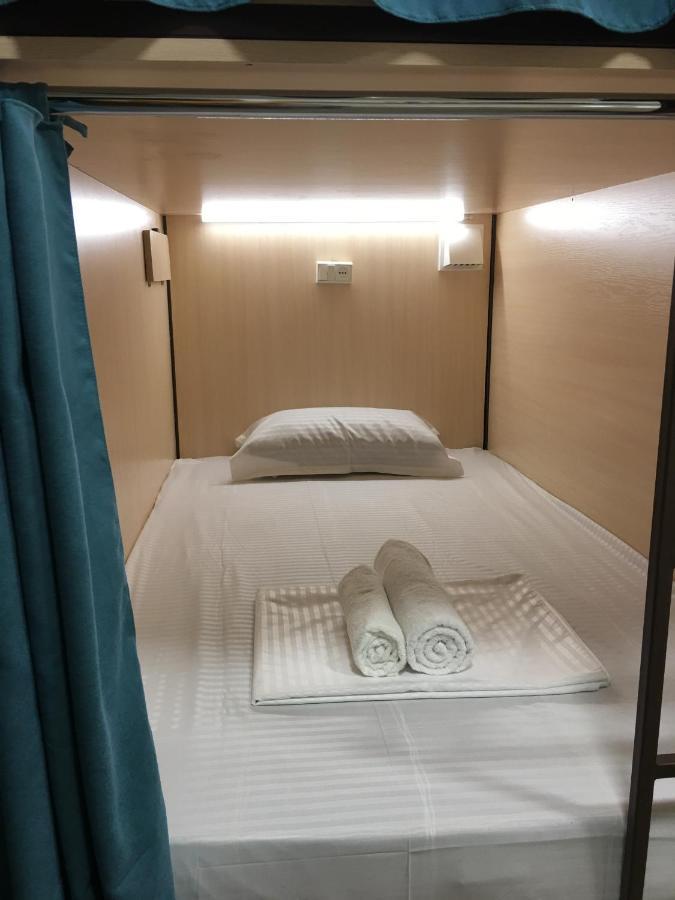 Bonvenon Capsule Hostel Jerevan Exteriör bild