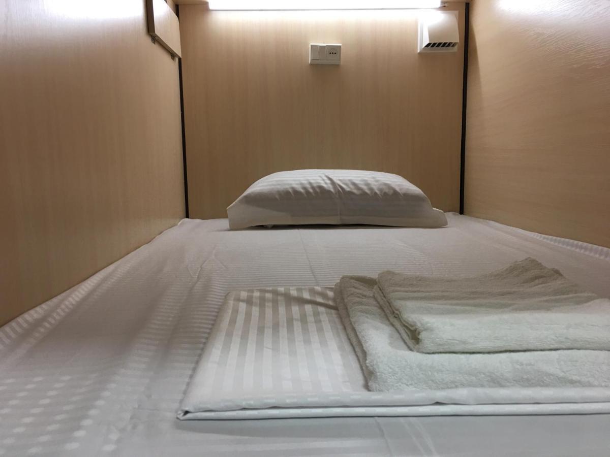 Bonvenon Capsule Hostel Jerevan Exteriör bild