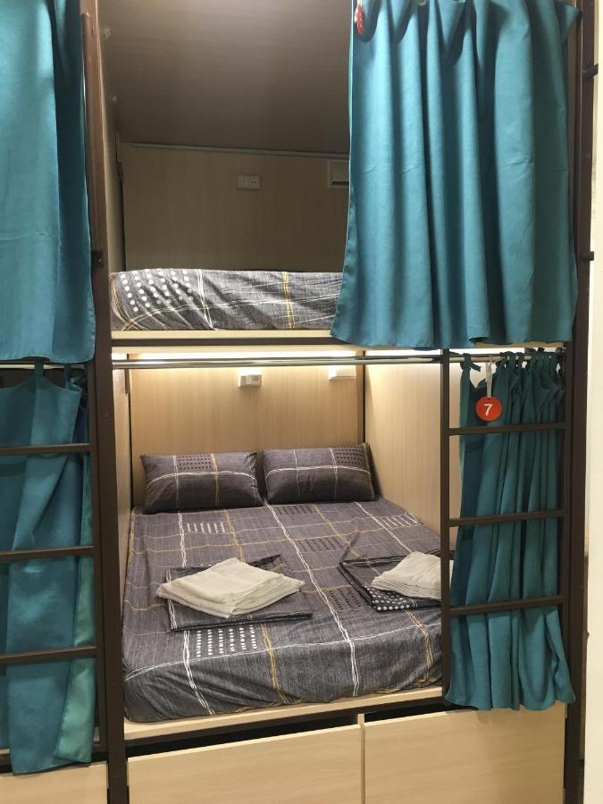 Bonvenon Capsule Hostel Jerevan Exteriör bild