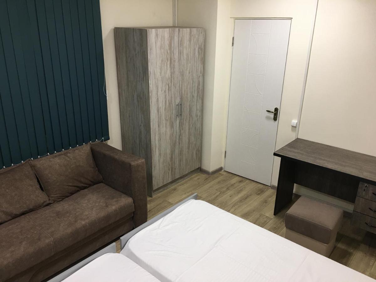 Bonvenon Capsule Hostel Jerevan Exteriör bild