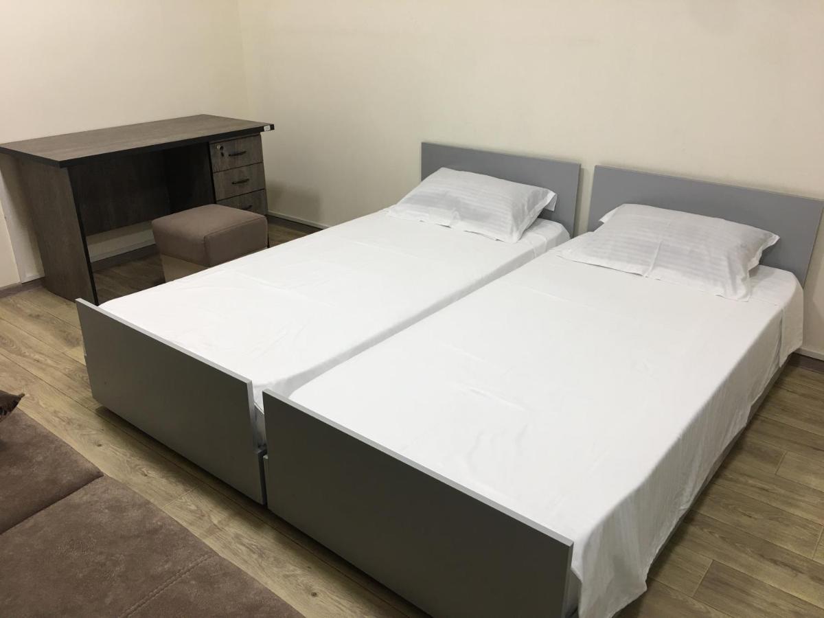 Bonvenon Capsule Hostel Jerevan Exteriör bild