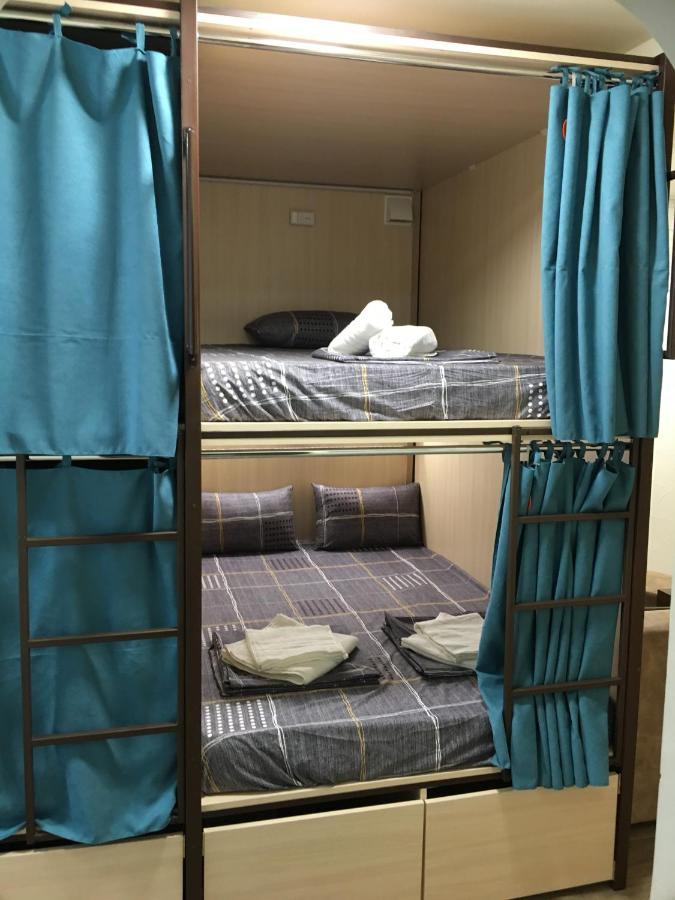 Bonvenon Capsule Hostel Jerevan Exteriör bild