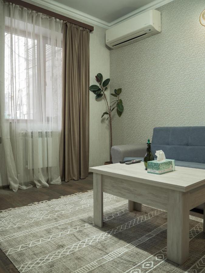 Bonvenon Capsule Hostel Jerevan Exteriör bild