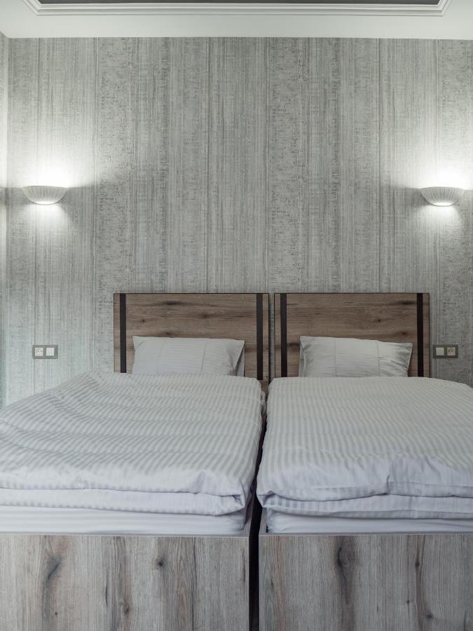 Bonvenon Capsule Hostel Jerevan Exteriör bild
