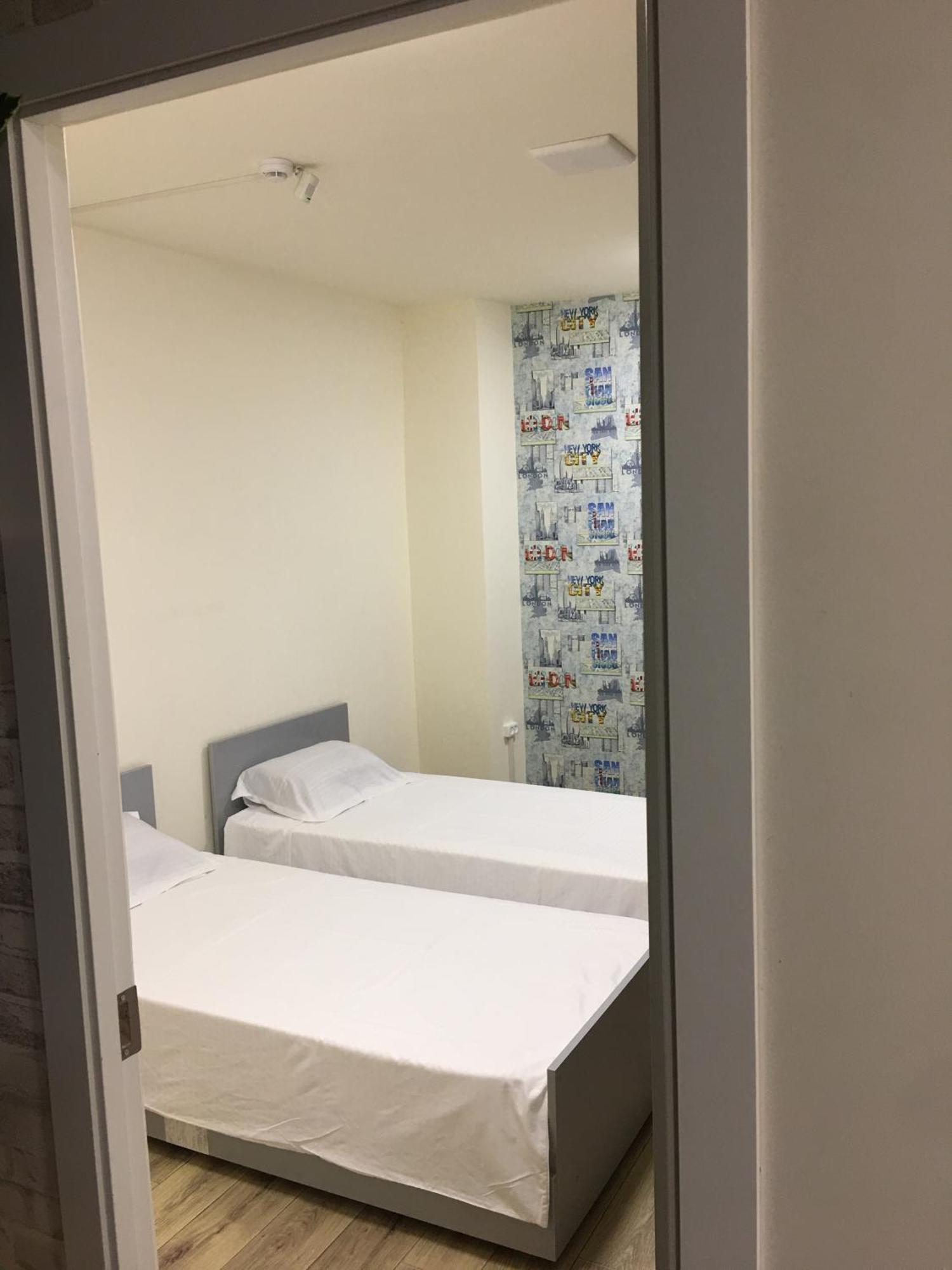 Bonvenon Capsule Hostel Jerevan Exteriör bild