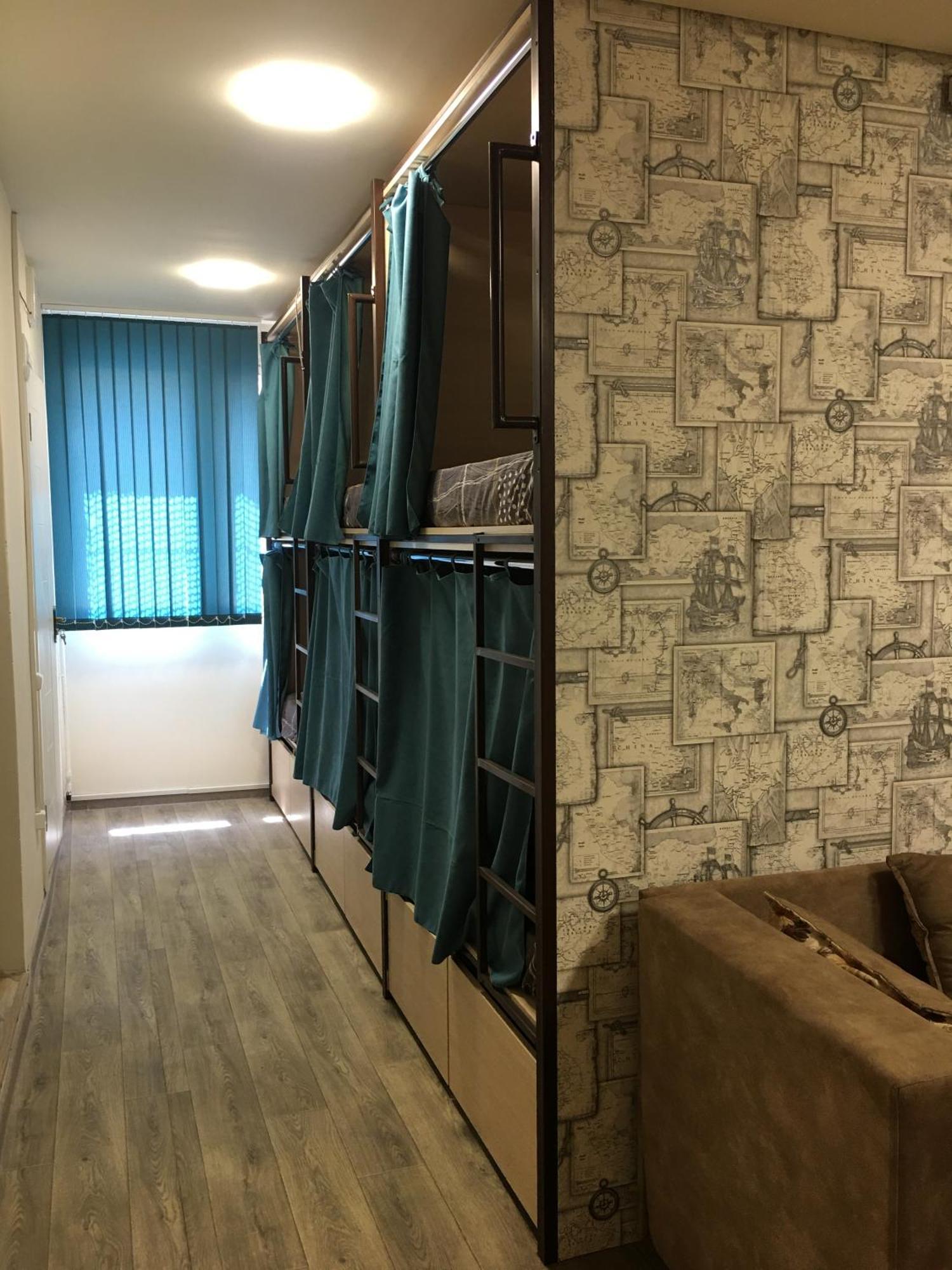 Bonvenon Capsule Hostel Jerevan Exteriör bild